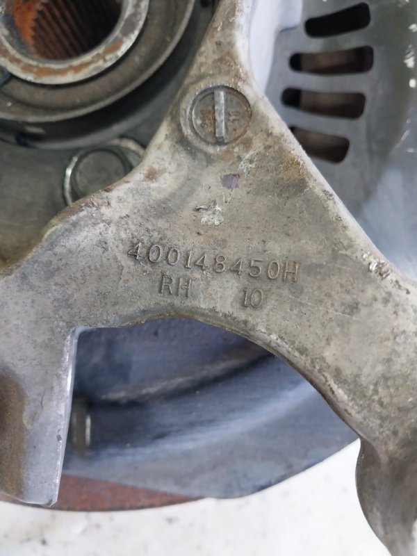 Цапфа передняя правая Nissan Murano Z52 3.5