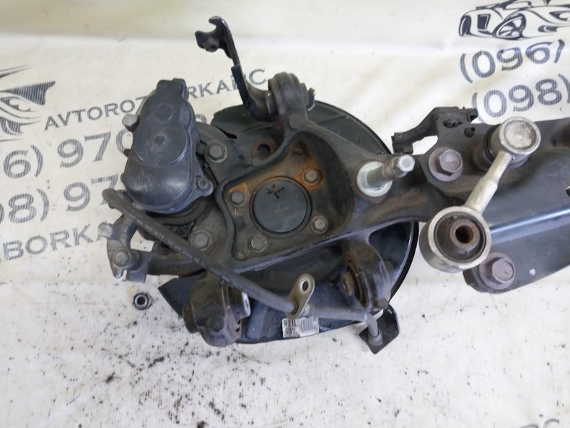 Цапфа задняя левая UX 2019 200 2.0