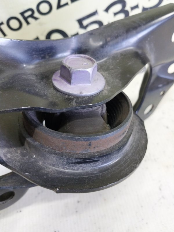 Цапфа задняя правая UX 2019 200 2.0