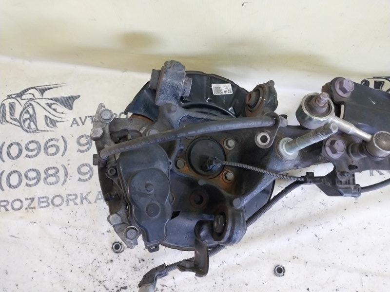 Цапфа задняя правая UX 2019 200 2.0