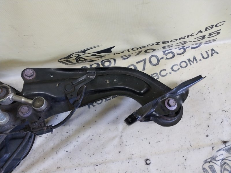 Цапфа задняя правая Lexus UX 200 2.0