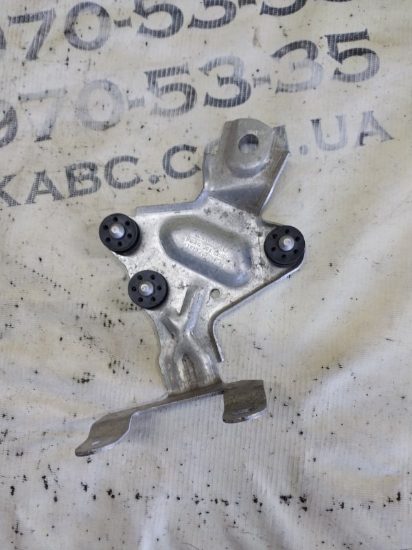 Кронштейн блока ABS Q7 2018 4M 3.0 Кронштейн блока ABS Q7 2018 4M 3.0