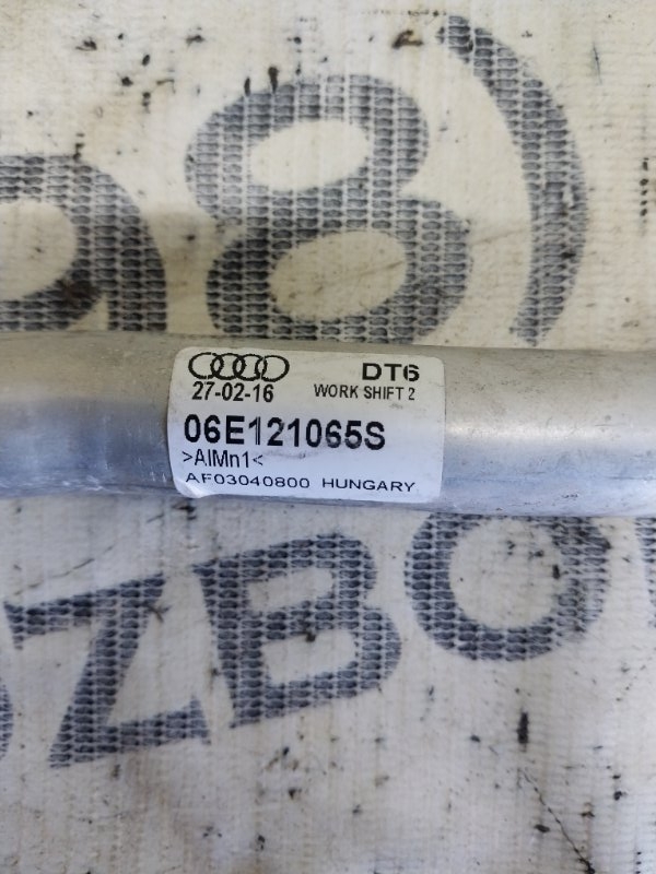 Трубка системы охлаждения Audi Q7 4M 3.0 Трубка системы охлаждения Audi Q7 4M 3.0