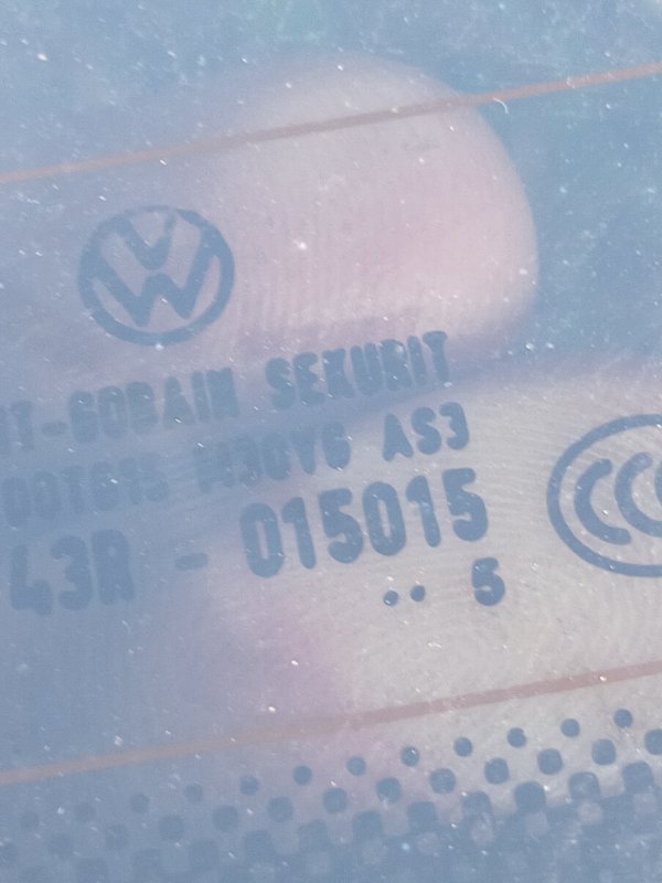 Стекло двери багажника заднее Tiguan 2025 Tiguan 3 2.0 DYLB