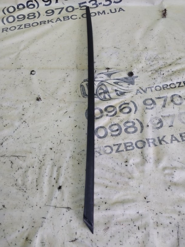 Молдинг лобового стекла левый Tiguan 2025 Tiguan 3 2.0 DYLB Молдинг лобового стекла левый Tiguan 2025 Tiguan 3 2.0 DYLB