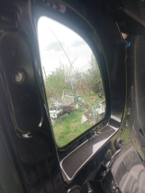 Форточка кузова задняя правая GLB 2020 X247 D260920(D19)