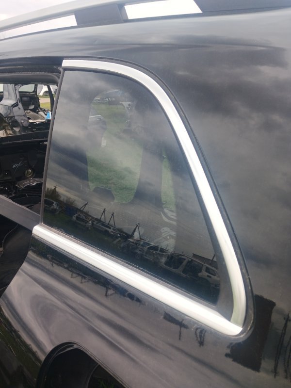 Форточка кузова задняя левая GLB 2020 X247 D260920(D19)