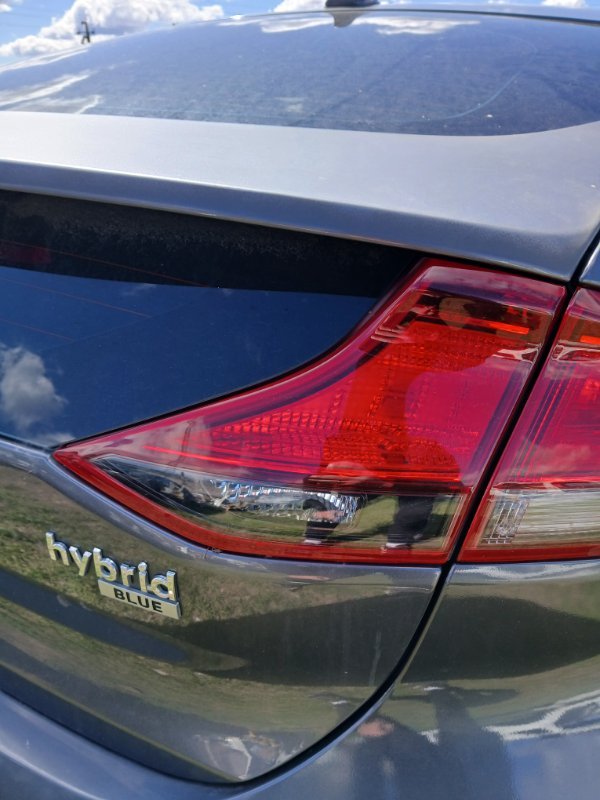Запчасть фонарь внутренний задний правый Hyundai Ioniq Hybrid 2019 1.6 DOHC - GDI 92404G2000 Б/У Фонарь внутренний задний правый Hyundai Ioniq Hybrid 2019 1.6 DOHC - GDI 92404G2000 Б/У