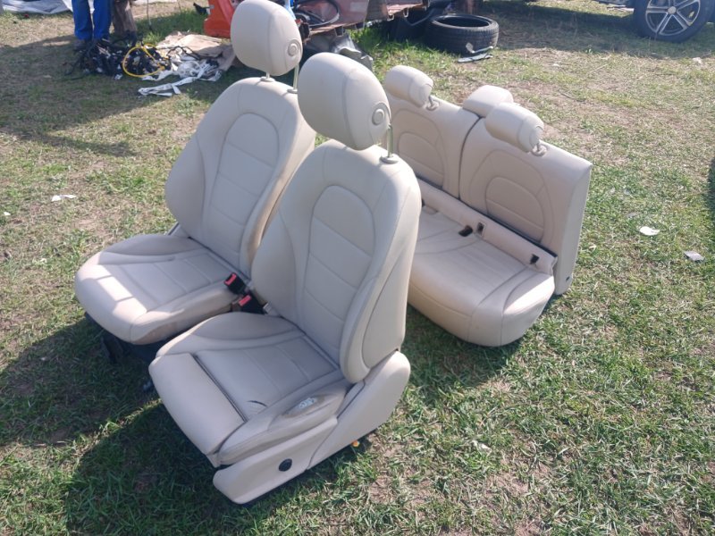 Запчасть сиденья комплект Mercedes-Benz GLC 300 2017 X253 D274920 A 205 910 88 16 Б/У Сиденья комплект Mercedes-Benz GLC 300 2017 X253 D274920 A 205 910 88 16 Б/У