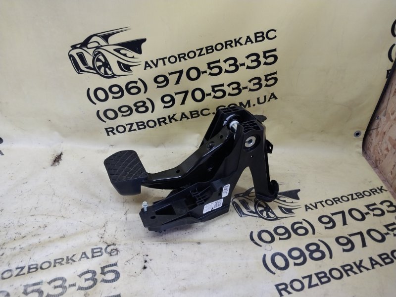 Запчасть педаль тормоза Volkswagen Tiguan 2025 Tiguan 3 2.0 DYLB 5QV723058 Б/У Педаль тормоза Volkswagen Tiguan 2025 Tiguan 3 2.0 DYLB 5QV723058 Б/У
