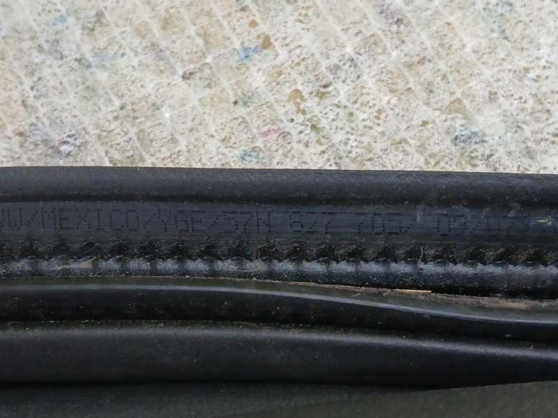 Уплотнитель багажника Volkswagen Tiguan Tiguan 3 2.0 DYLA Уплотнитель багажника Volkswagen Tiguan Tiguan 3 2.0 DYLA