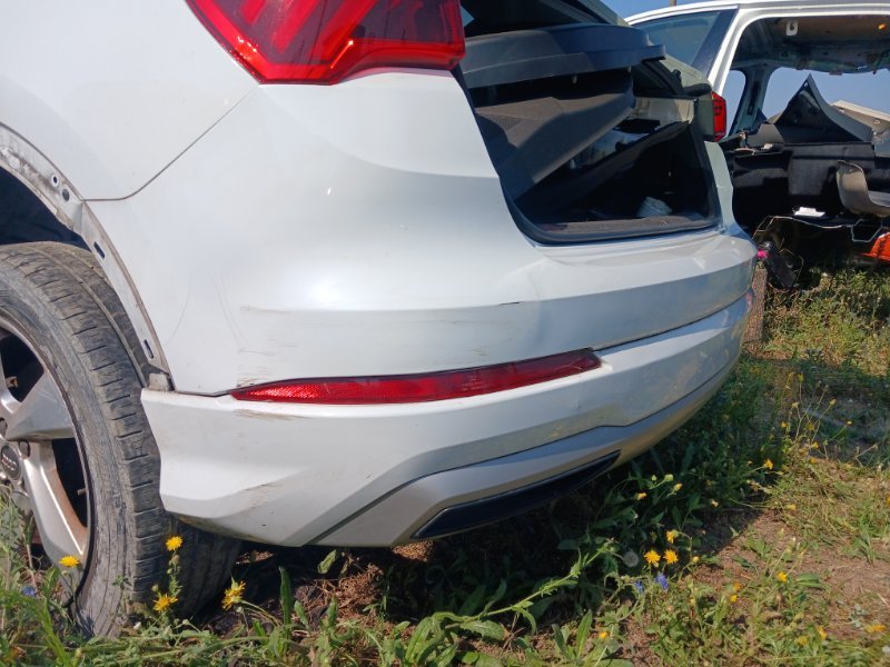 Бампер в зборе задний Audi Q3 83A DHHA