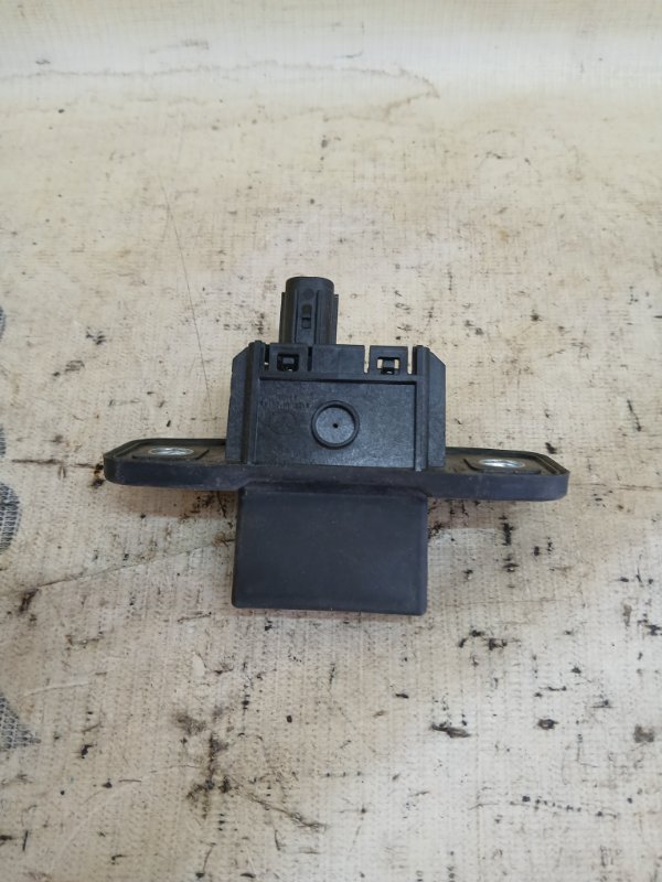 Кнопка открывания багажника Mazda CX-5 2.5 Кнопка открывания багажника Mazda CX-5 2.5