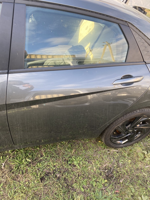 Запчасть двери в сборе задние левые Hyundai Elantra 2025 77003AA500 Б/У Двери в сборе задние левые Hyundai Elantra 2025 77003AA500 Б/У