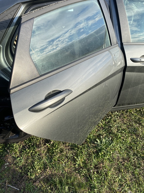 Запчасть двери в сборе задние правые Hyundai Elantra 2025 77004AA500 Б/У Двери в сборе задние правые Hyundai Elantra 2025 77004AA500 Б/У