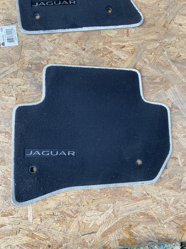 Коврик салона jaguar f-pace 3.0L DOHC GDI SC V6 БЕНЗИНОВЫЙ supercharger