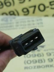 Датчик положення колінвала volkswagen passat B7 1.8