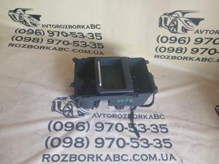 Подстаканник Audi Q5 2018 Б/У Подстаканник Audi Q5 2018