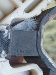 Кронштейн радиатора Volkswagen Tiguan Tiguan 2 DGUA