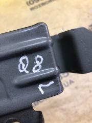 Кронштейн крыла передний левый Q8 2019 3.0 Кронштейн крыла передний левый Q8 2019 3.0