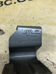 Кронштейн крыла передний левый Q8 2019 3.0 Кронштейн крыла передний левый Q8 2019 3.0