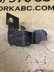 Кронштейн крыла передний правый Q8 2019 3.0 Кронштейн крыла передний правый Q8 2019 3.0