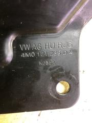 Кронштейн крыла передний правый Q8 2019 3.0 Кронштейн крыла передний правый Q8 2019 3.0