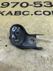 Кронштейн амортизатора капота передний правый Audi Q8 3.0 Кронштейн амортизатора капота передний правый Audi Q8 3.0