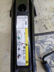 Домкрат Audi Q5 80A 2.0 Домкрат Audi Q5 80A 2.0