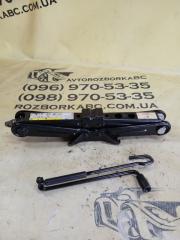 Домкрат Q5 2019 80A 2.0 Домкрат Q5 2019 80A 2.0