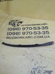 Уплотнитель капота передний правый Audi A5 2019 Б/У Уплотнитель капота передний правый Audi A5 2019