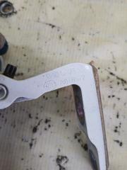 Петля двери нижняя передняя левая Volvo XC90 2.0 A2