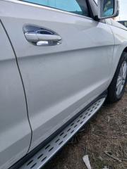 Дверь боковая передняя правая gl 450 2015 x166 276 3.0 biturbo Дверь боковая передняя правая gl 450 2015 x166 276 3.0 biturbo