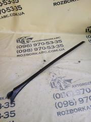 Молдинг лобового стекла передний правый Mercedes-Benz gl 450 2015