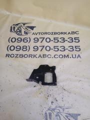 Кронштейн замка капота передний правый Mercedes-Benz gl 450 2015 Б/У Кронштейн замка капота передний правый Mercedes-Benz gl 450 2015