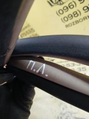 Уплотнитель двери передний левый gl 450 2015 x166 276 3.0 biturbo