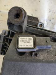 Корпус воздушного фильтра правый gl 450 2015 x166 276 3.0 biturbo