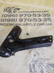 Кронштейн подрамника передний левый gl 450 2015 x166 276 3.0 biturbo