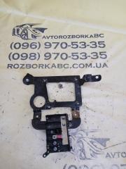 Фото запчасти кронштейн Audi Q7 2016 Б/У запчасть Запчасть кронштейн Audi Q7 2016