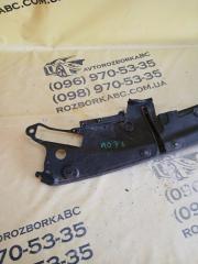 Уплотнитель крыла передний правый 7 16-22 G11 G12