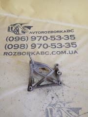 Фото запчасти кронштейн Chevrolet Camaro 2015 Б/У запчасть Запчасть кронштейн Chevrolet Camaro 2015