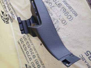 Накладка стойки левая Q8 2019 DCBD