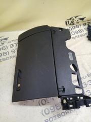 Бардачок передний правый Q8 2019 3.0 DCBD Бардачок передний правый Q8 2019 3.0 DCBD