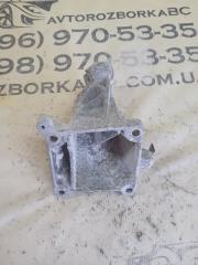 Кронштейн подушки двигателя передний правый Mercedes-Benz GLS 450 4MATIC 276 3.0 biturbo Кронштейн подушки двигателя передний правый Mercedes-Benz GLS 450 4MATIC 276 3.0 biturbo