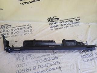 Кронштейн полки багажника задний правый Q8 2019 3.0 DCBD Кронштейн полки багажника задний правый Q8 2019 3.0 DCBD