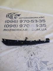 Кронштейн уплотнителя двери передний левый Q8 2019 3.0 DCBD Кронштейн уплотнителя двери передний левый Q8 2019 3.0 DCBD