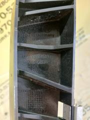 Кронштейн уплотнителя двери передний левый Audi Q8 3.0 DCBD Кронштейн уплотнителя двери передний левый Audi Q8 3.0 DCBD