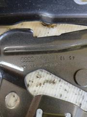 Петля капота передняя правая Audi Q8 3.0 DCBD Петля капота передняя правая Audi Q8 3.0 DCBD