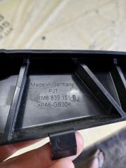 Кронштейн уплотнителя двери задний левый Audi Q8 3.0 DCBD Кронштейн уплотнителя двери задний левый Audi Q8 3.0 DCBD