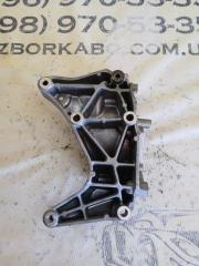 Кронштейн генератора Volvo XC90 t27 Кронштейн генератора Volvo XC90 t27